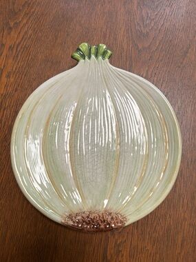 Ceramic Onion-Shaped Serving Platter - Pale Green w/ brown roots and green stalk